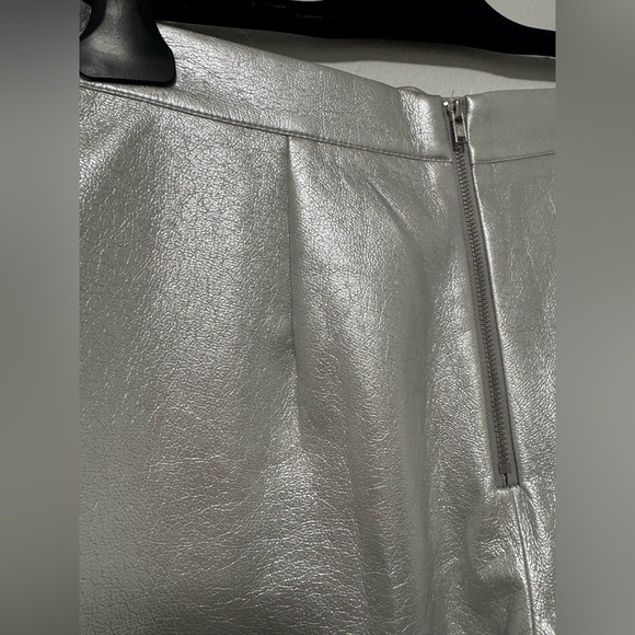 NWT Cynthia Rowley Vegan Leather Cigarette Pants in Silver - Picture 12 of 14